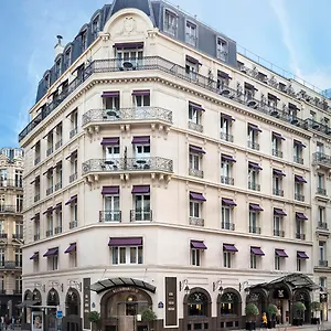 Hotel Chateau Frontenac, Paris